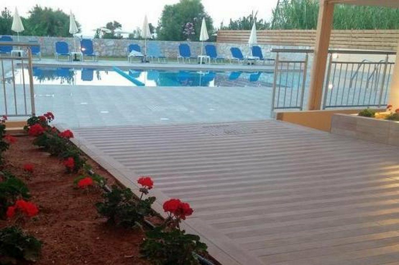 Gerona Mare Apartments Gerani  Exterior foto